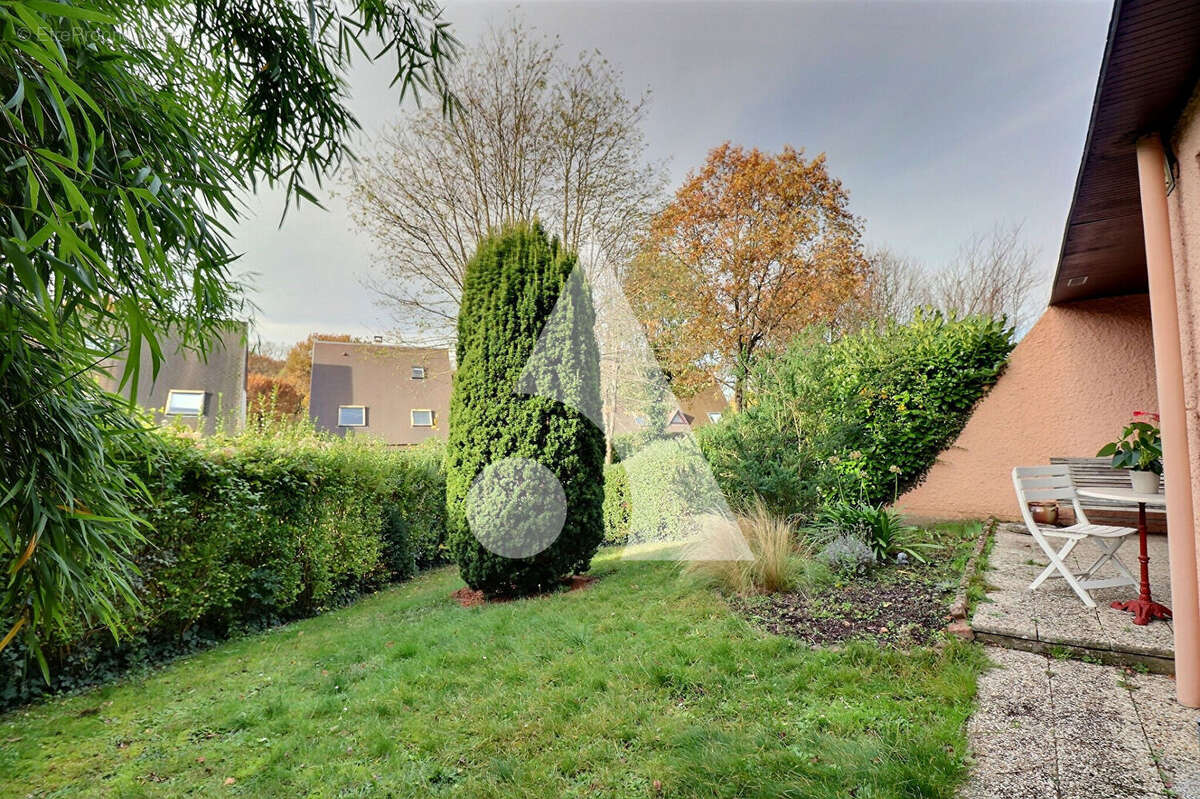 Maison à MERY-SUR-OISE