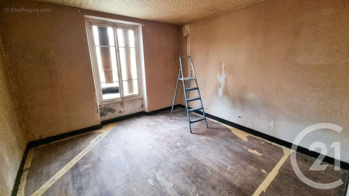 Maison 96 m² à Saint-Maur-Des-Fosses  - photo 4