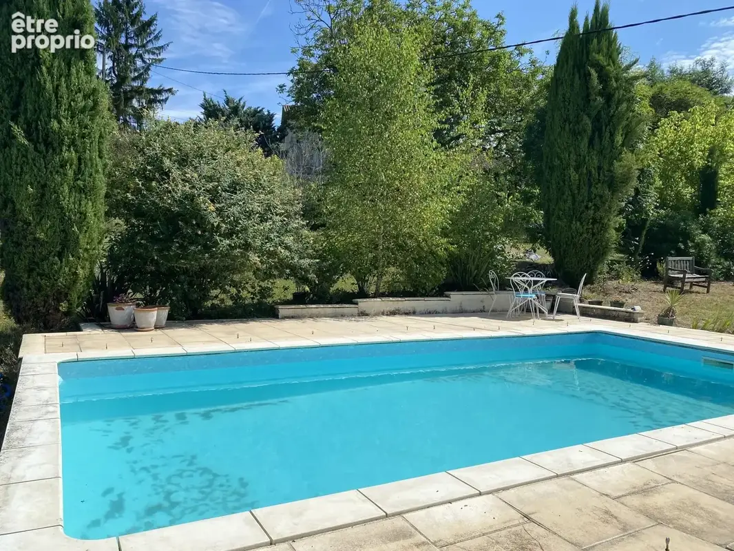 Maison de charme avec piscine chauffée dans un cadre idyllique - photo 2