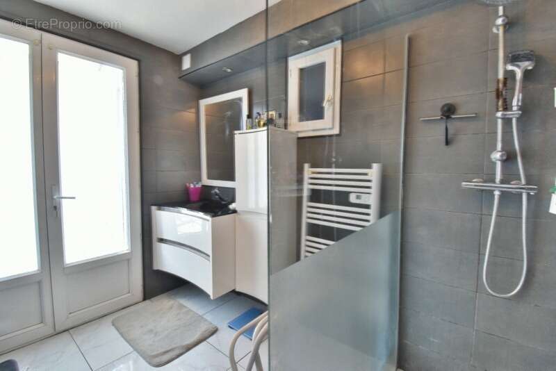 Maison à vendre 5 pièces LA MOTTE DU CAIRE (04) - photo 9