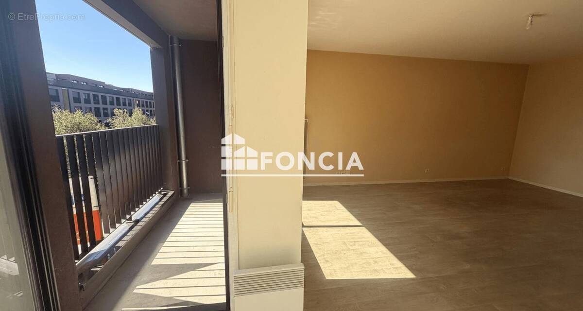 Appartement à SAINT-JACQUES-DE-LA-LANDE
