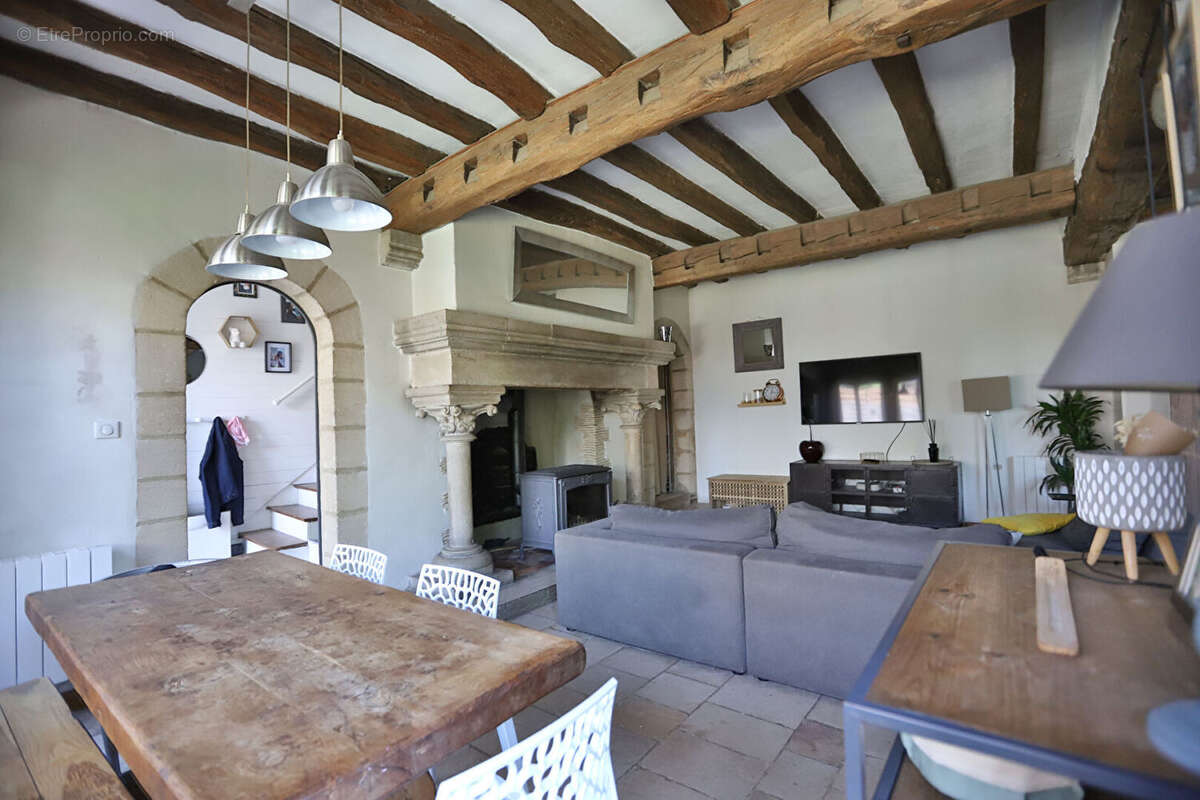 Maison à BAZAINVILLE