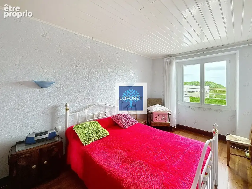 Maison de plain pied, 3 chambres, dépendances et jardin autour - photo 9