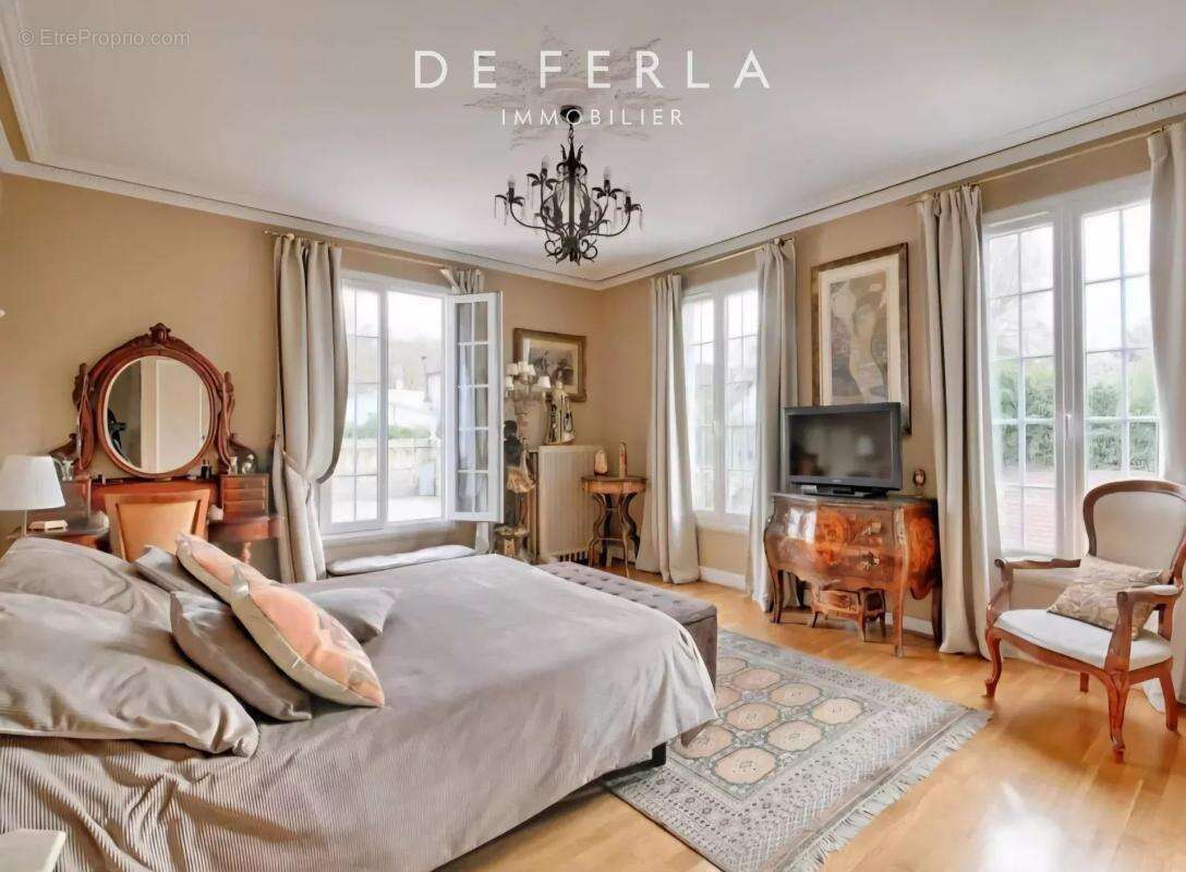 Maison à SAINT-MAUR-DES-FOSSES