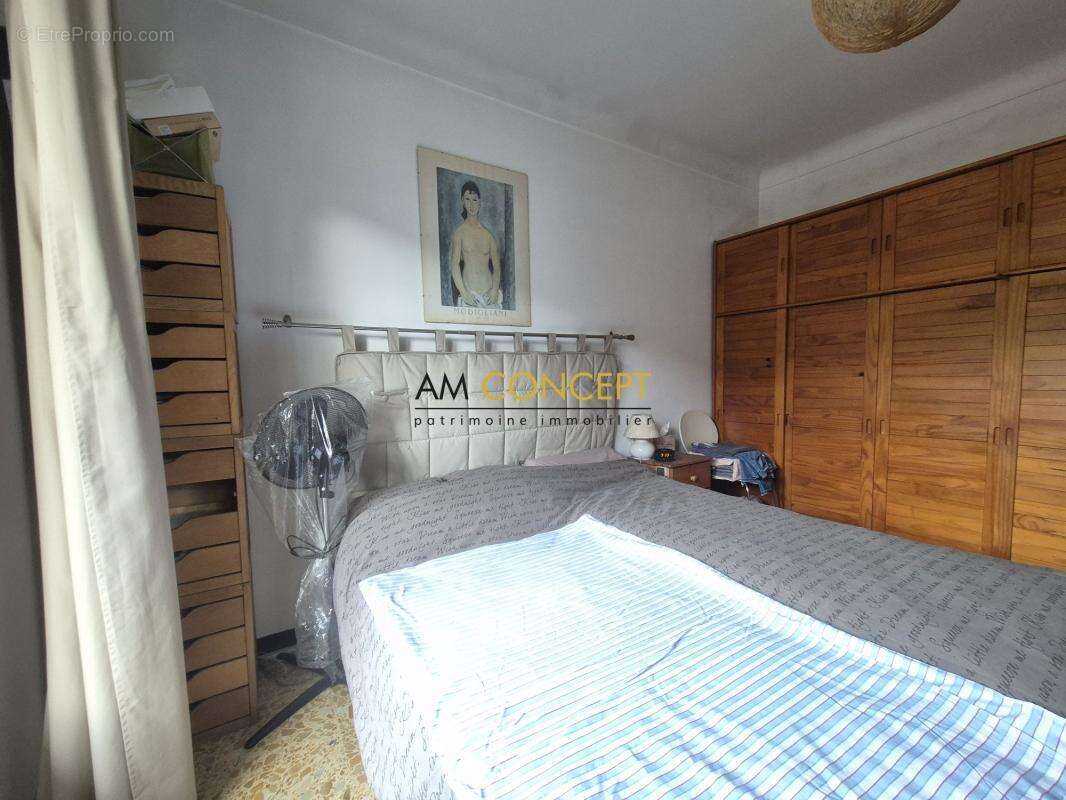 Appartement à CONTES