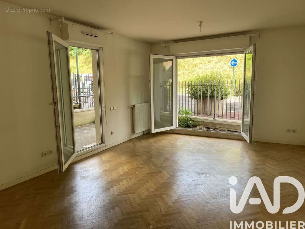 Photo 2 - Appartement à HARDRICOURT