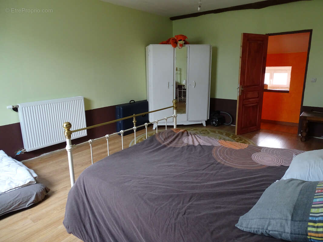 Maison à BAIGNEUX-LES-JUIFS