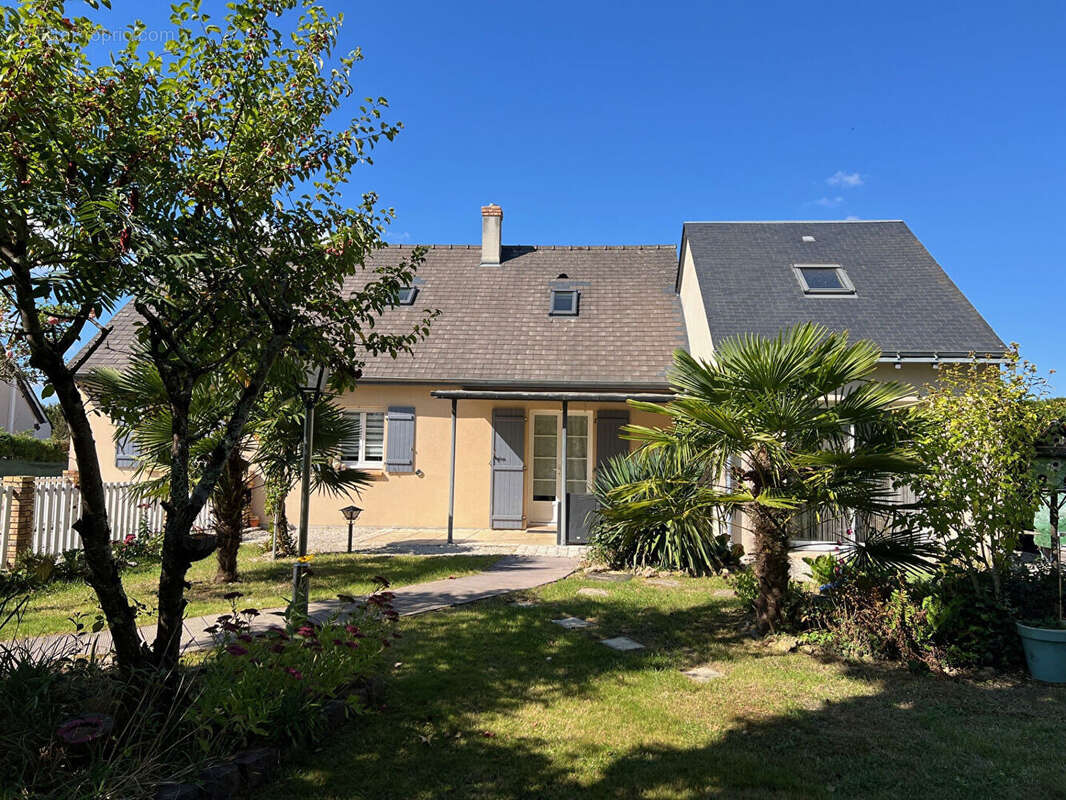 Maison à PARCAY-MESLAY