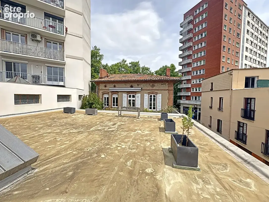 Toulouse - les chalets - immeuble de 242,10 m²  de bureaux ou  d'habitation avec rooftop. de 93,40 m² - photo 4