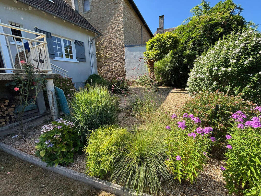 Garden - Maison à JUMILHAC-LE-GRAND