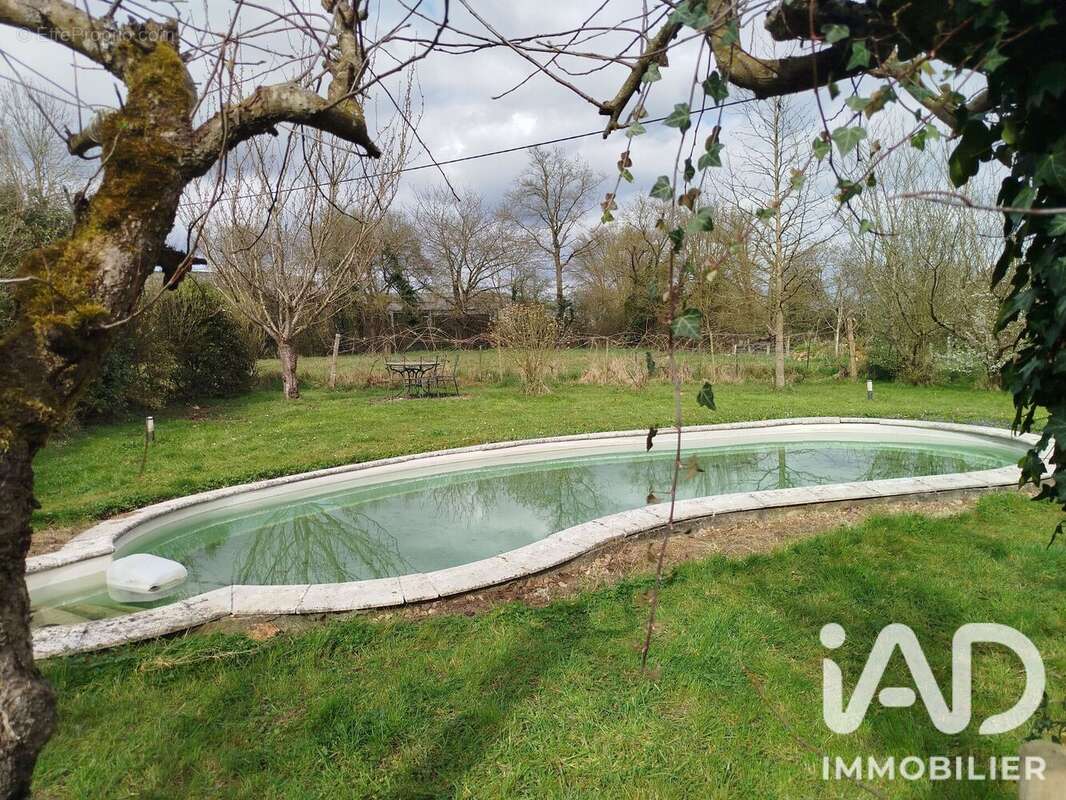 Maison 188 m² à Saint-Aubin-Des-Coudrais  - photo 2