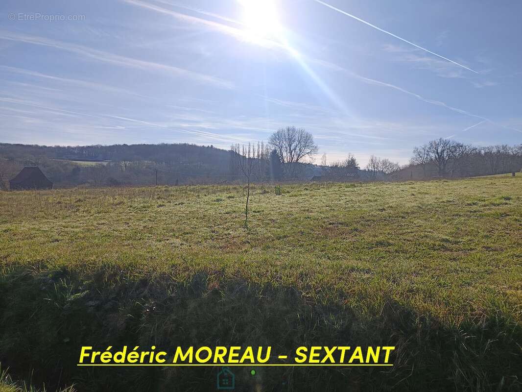 Terrain à LANQUAIS
