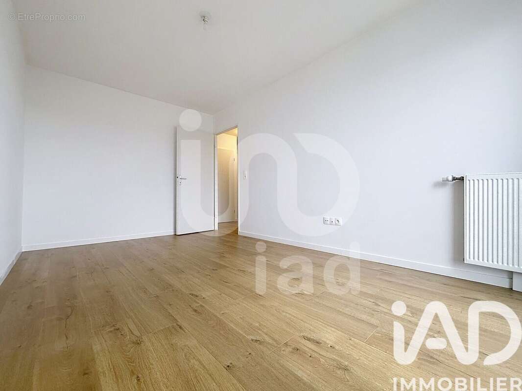 Photo 7 - Appartement à VERT-SAINT-DENIS