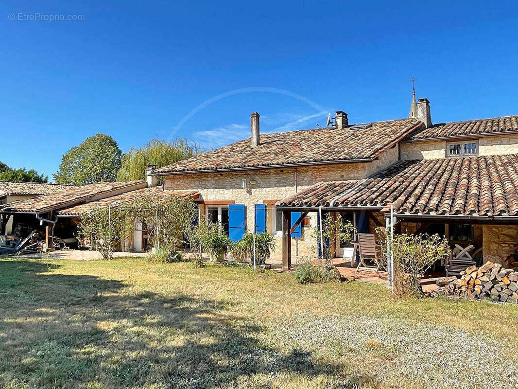 Maison à RAZAC-DE-SAUSSIGNAC