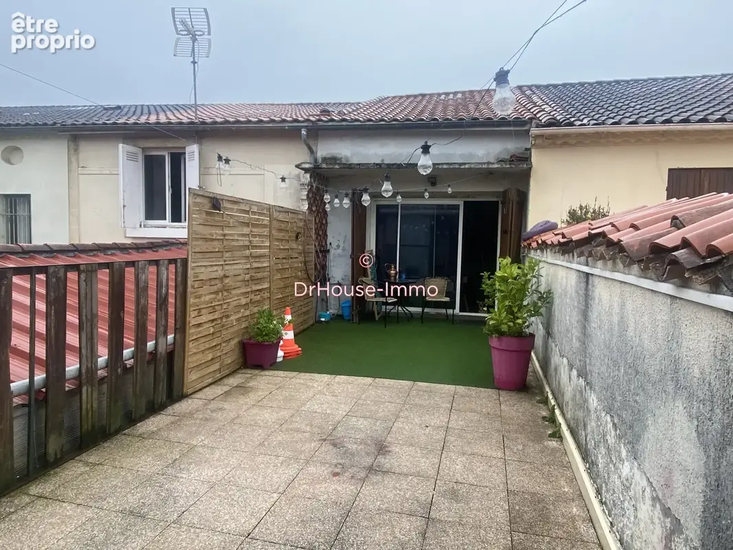 Appartement 8 pièces 526 m² à vendre à Lesparre-Medoc (33340) - photo 2