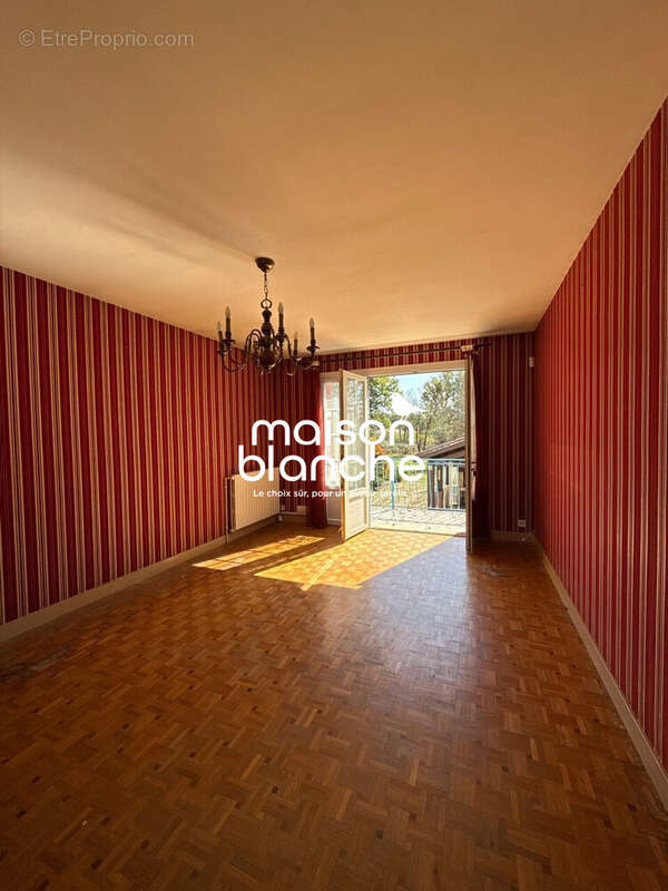 Maison à SAINT-SEURIN-SUR-L'ISLE