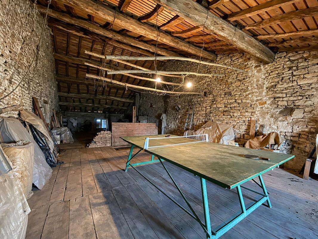 EXCLUSIVITÉ - Maison à vendre avec dépendances à Uchizy - photo 15