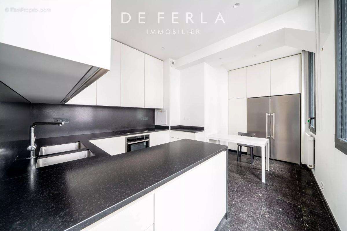 Appartement à PARIS-7E