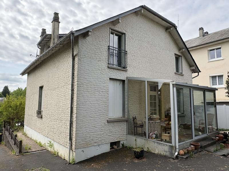 Maison à ARNAC-POMPADOUR