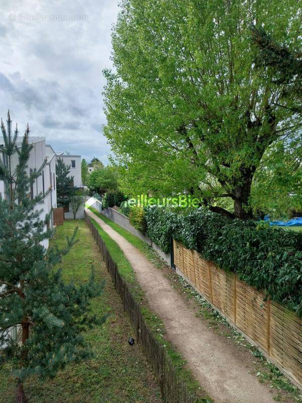 Appartement à SAINT-JEAN-DE-BRAYE