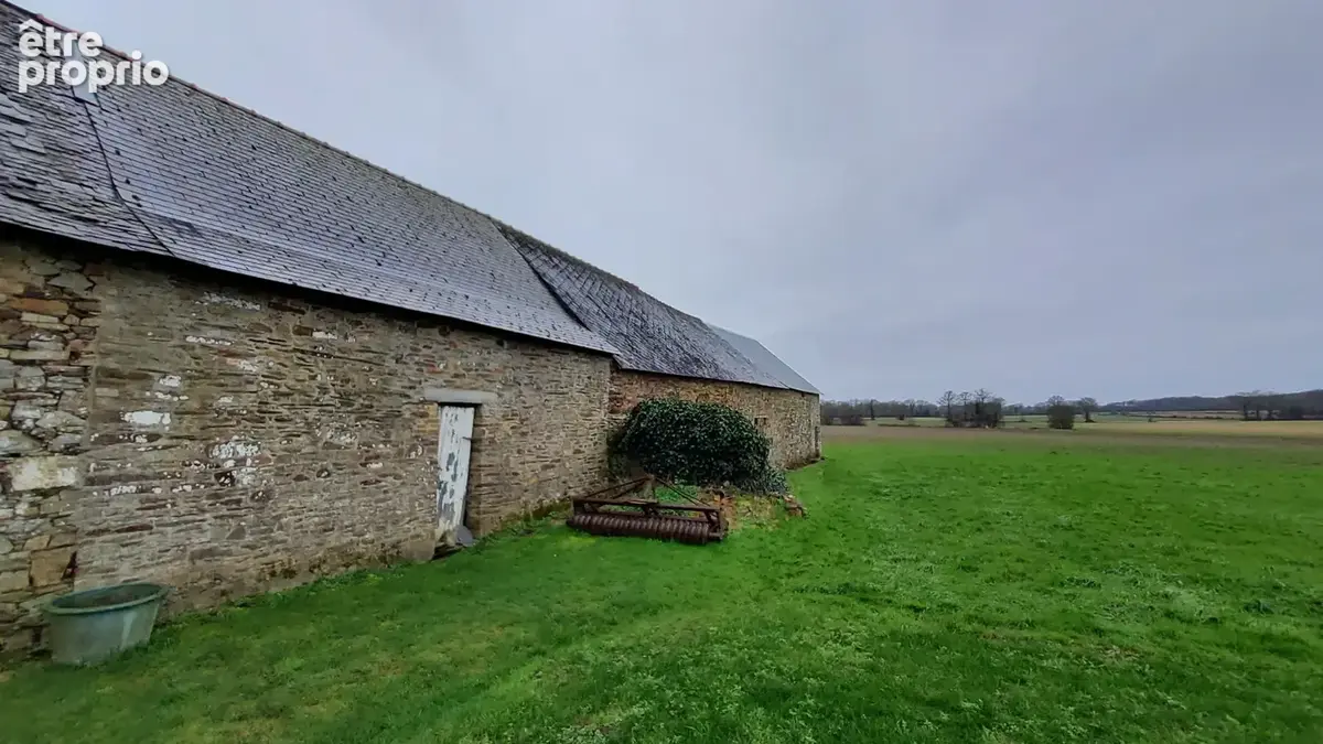 A VENDRE - Longère à rénover 160m2 au sol - 2700m2 de terrain - photo 4