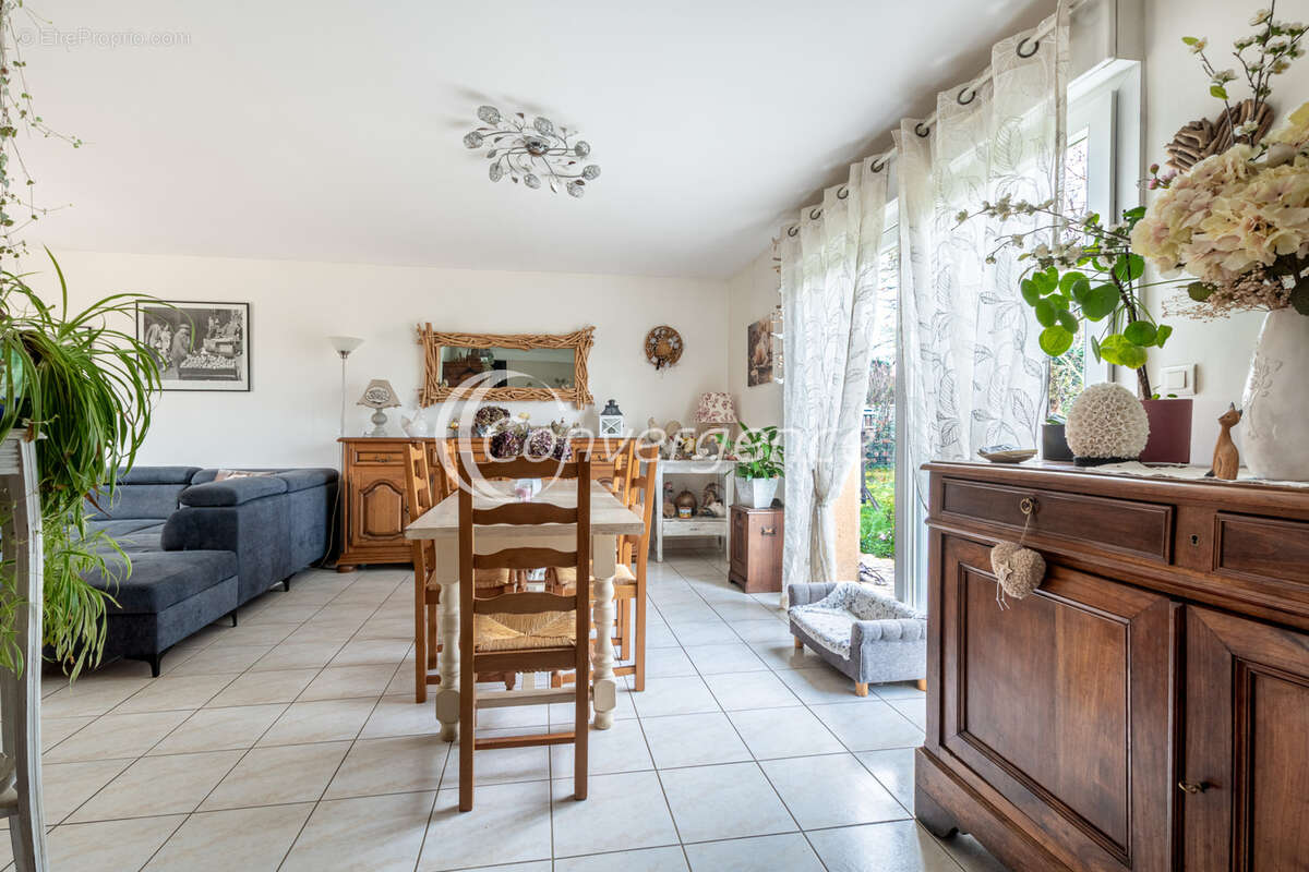 Maison à MAGNAC-BOURG