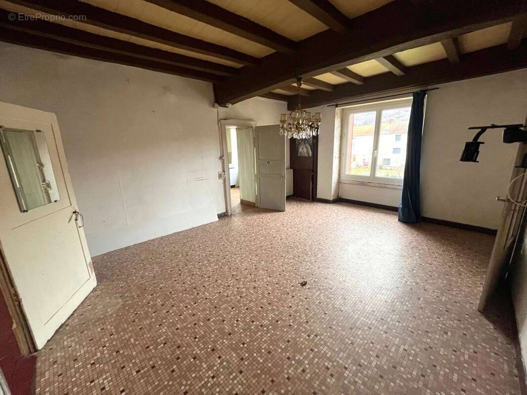 Maison à SAINT-VICTOR-SUR-OUCHE