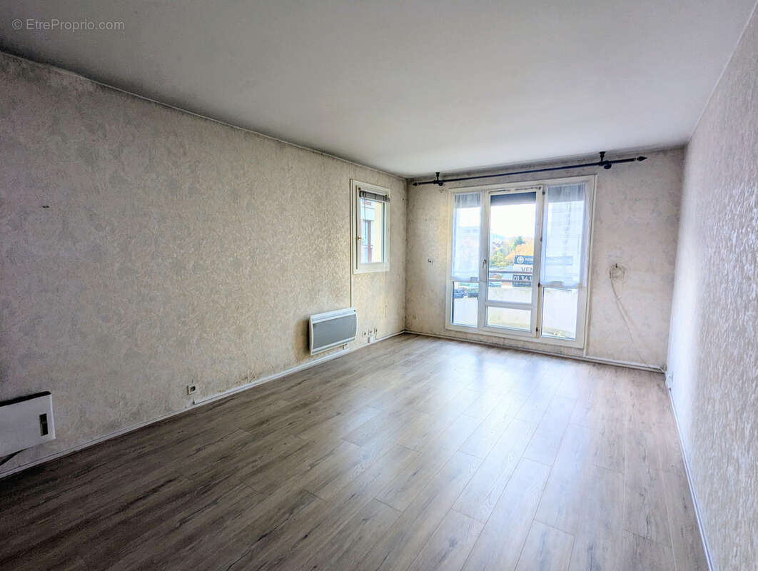 Appartement à BEAUCHAMP