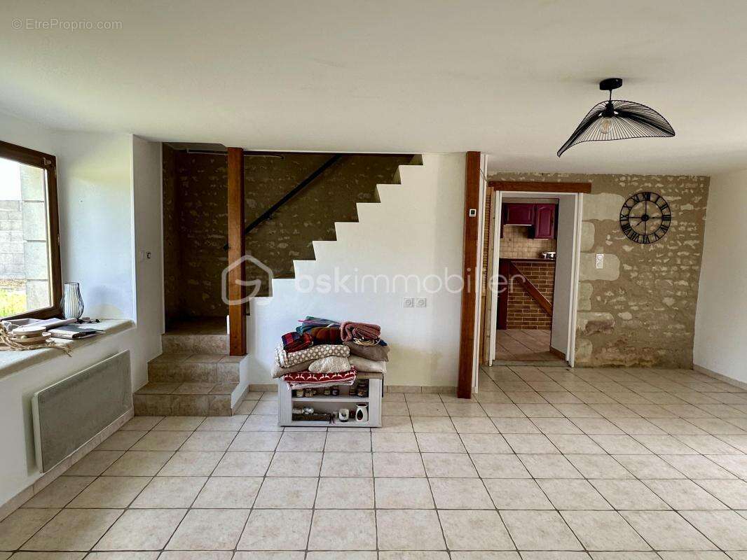 Maison en pierre avec grand garage et jardin clos - photo 9