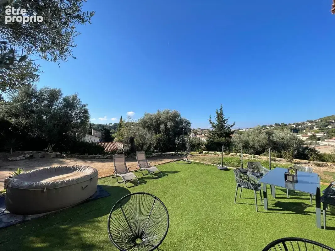 A vendre la seyne sur mer 83500 limite six-fours  villa recente 2 chambres jarin vue degagee - photo 2