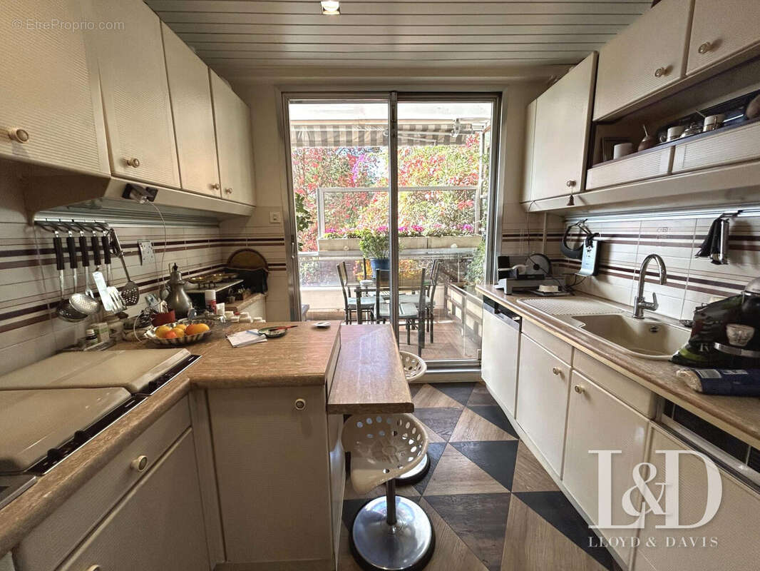 Appartement à MARSEILLE-8E