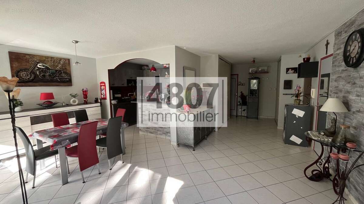 Appartement à SAINT-JULIEN-EN-GENEVOIS