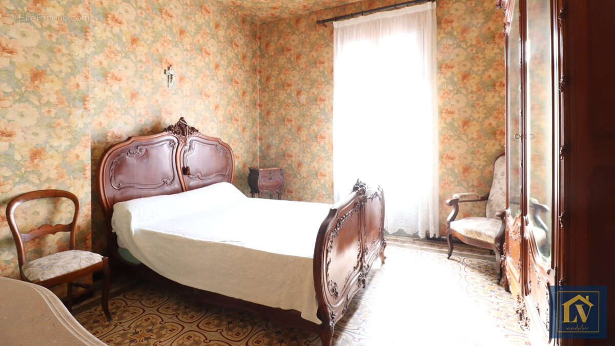 Maison à VILLENEUVE-LA-RIVIERE