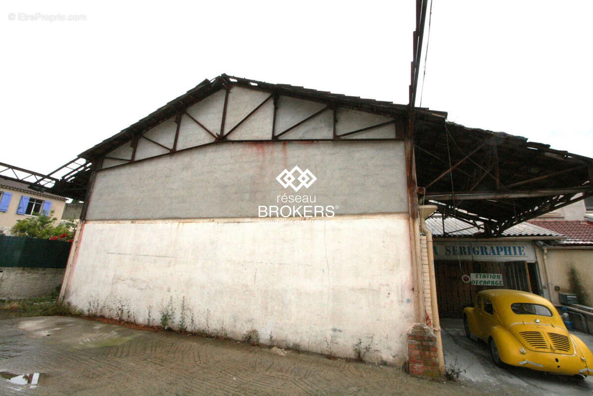 Commerce à MARSEILLE-11E