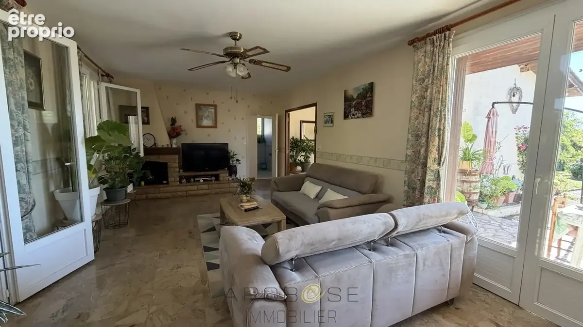 Maison de plain-pied avec piscine et environ 2 hectares - photo 11