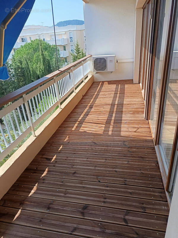 Appartement à HYERES