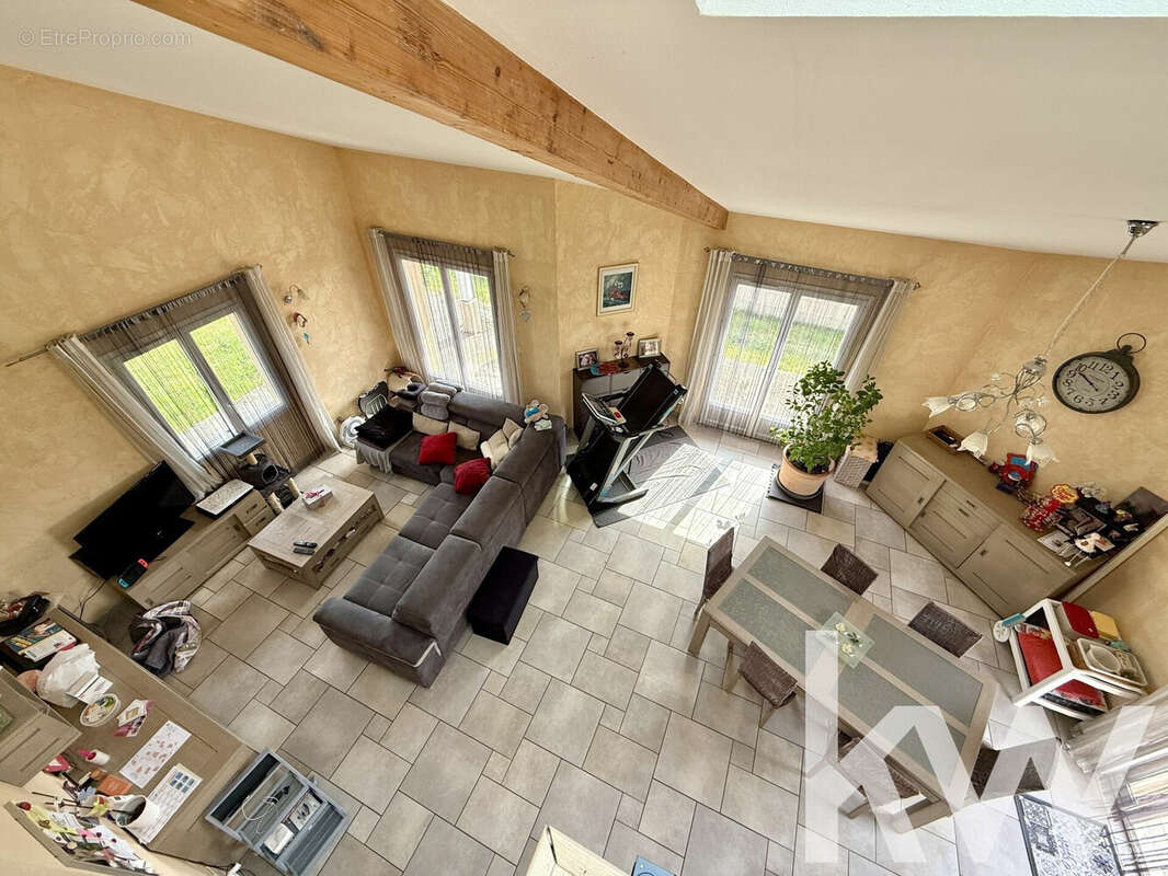 Maison à SAINT-BONNET-PRES-RIOM