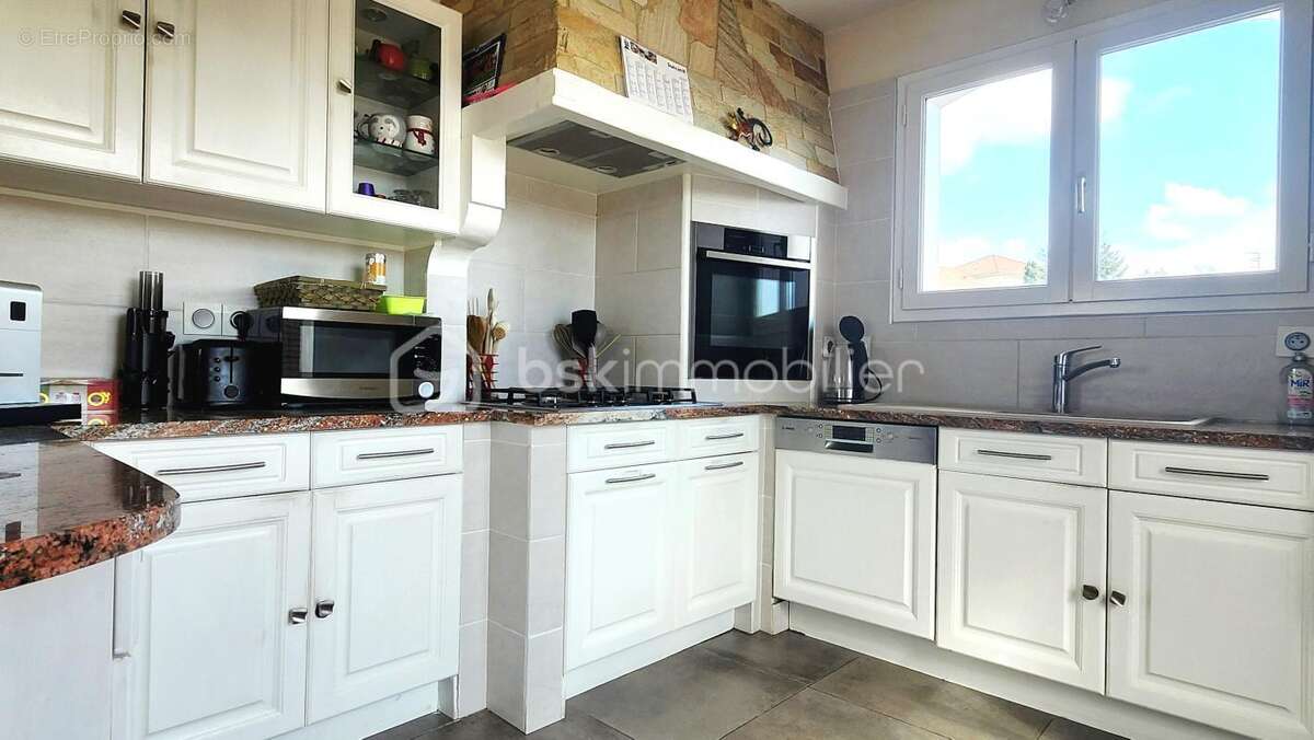 Maison à VETRAZ-MONTHOUX