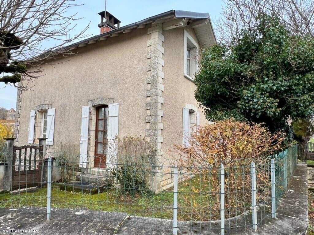 Maison à NANTEUIL-EN-VALLEE