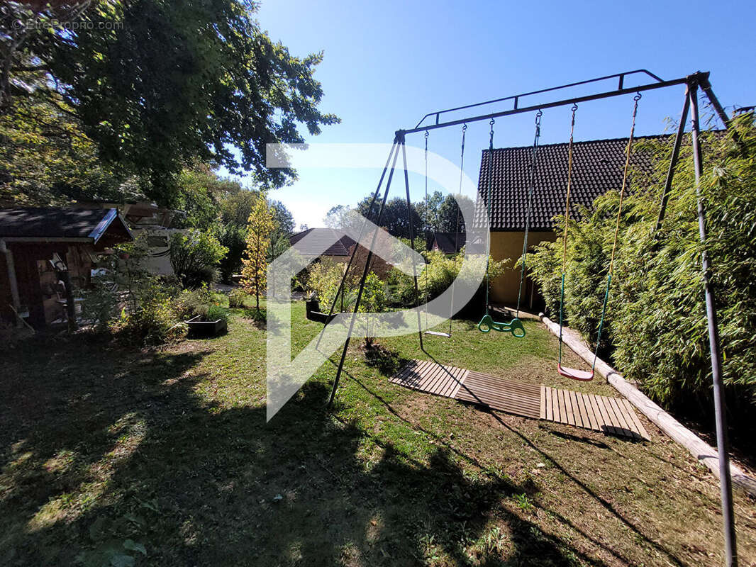 Maison à NEUILLY-SUR-SUIZE