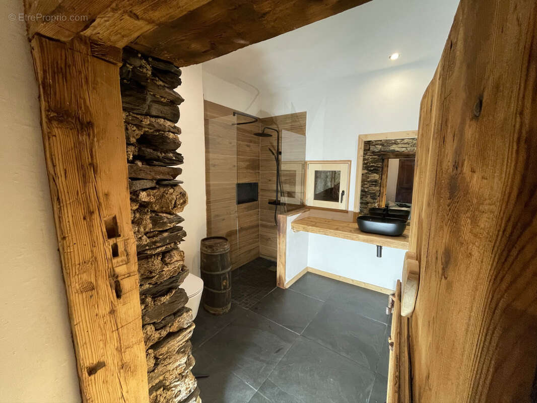 Maison à NOTRE-DAME-DE-BELLECOMBE