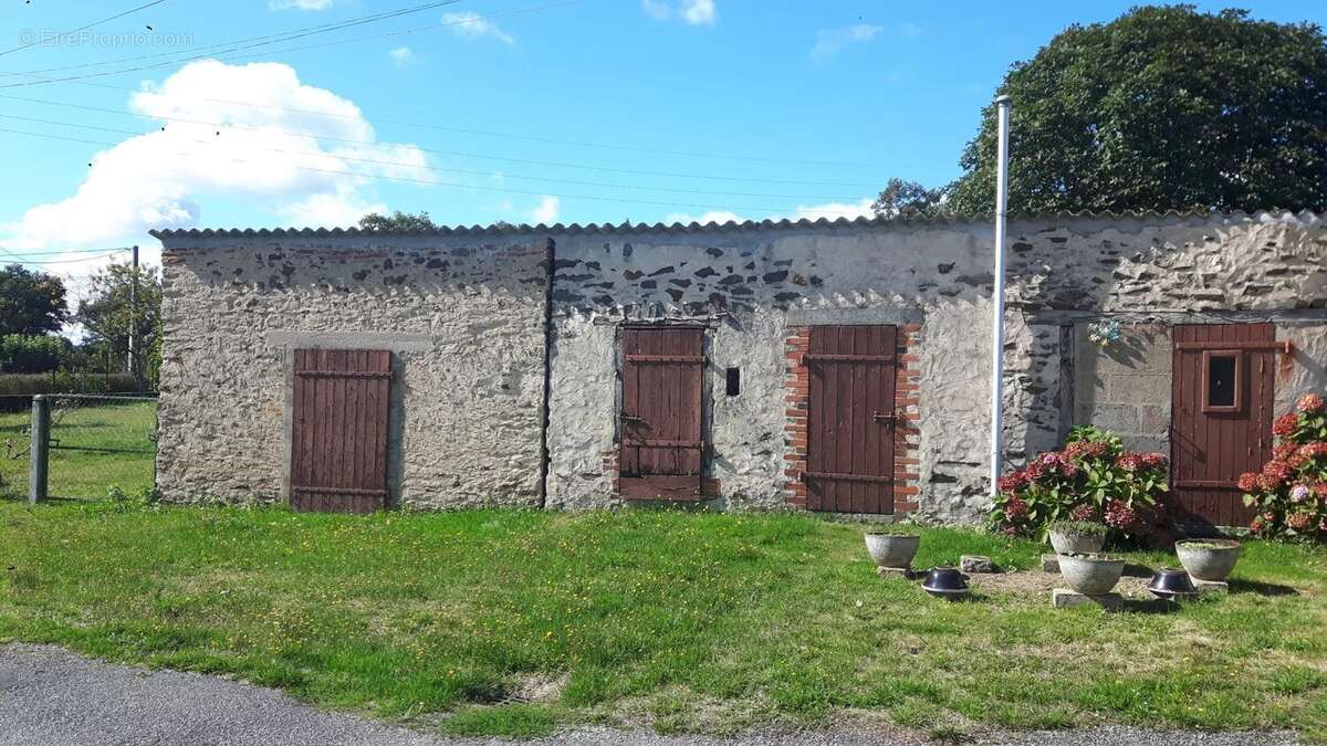 Maison à BUSSIERE-POITEVINE