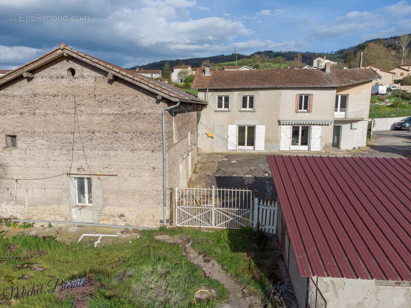 Dpt Rhône (69), à vendre AVEIZE,  Ferme, 4 chambres et nombreuses dépendances - photo 4
