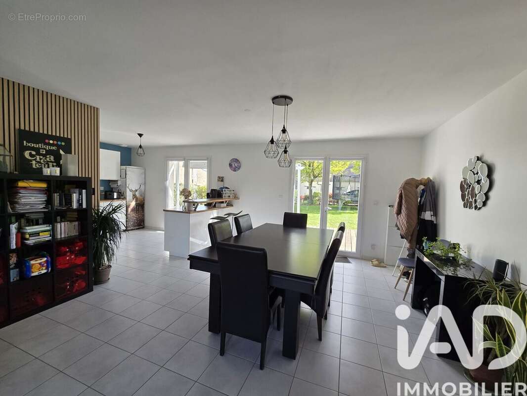 Photo 2 - Maison à ISSE
