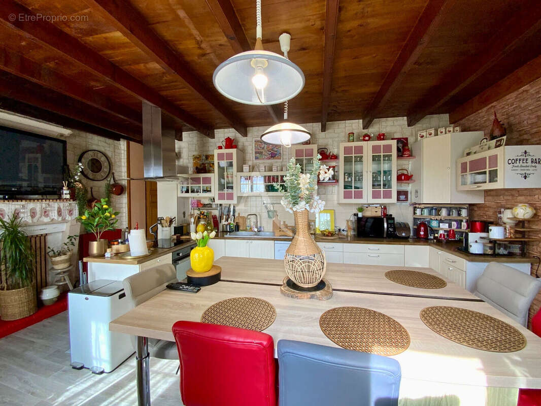 Maison à BARBEZIEUX-SAINT-HILAIRE