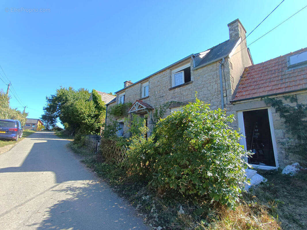 Maison à LOGUIVY-PLOUGRAS