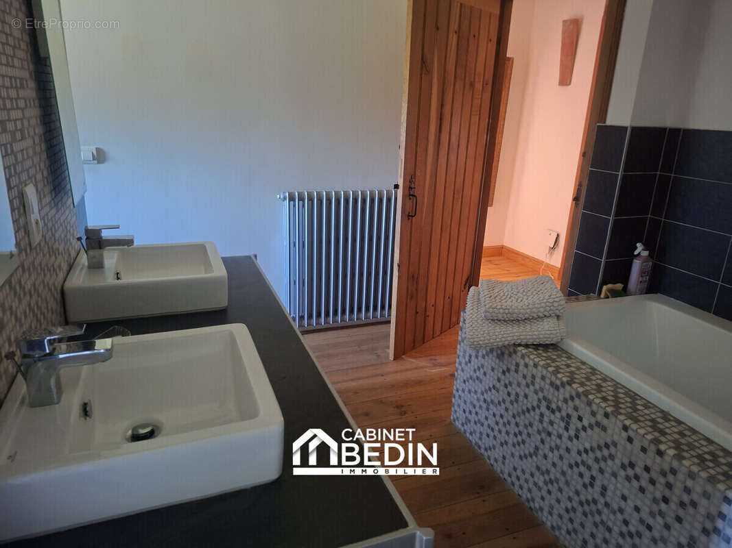 Maison 240 m² à Coimeres  - photo 9
