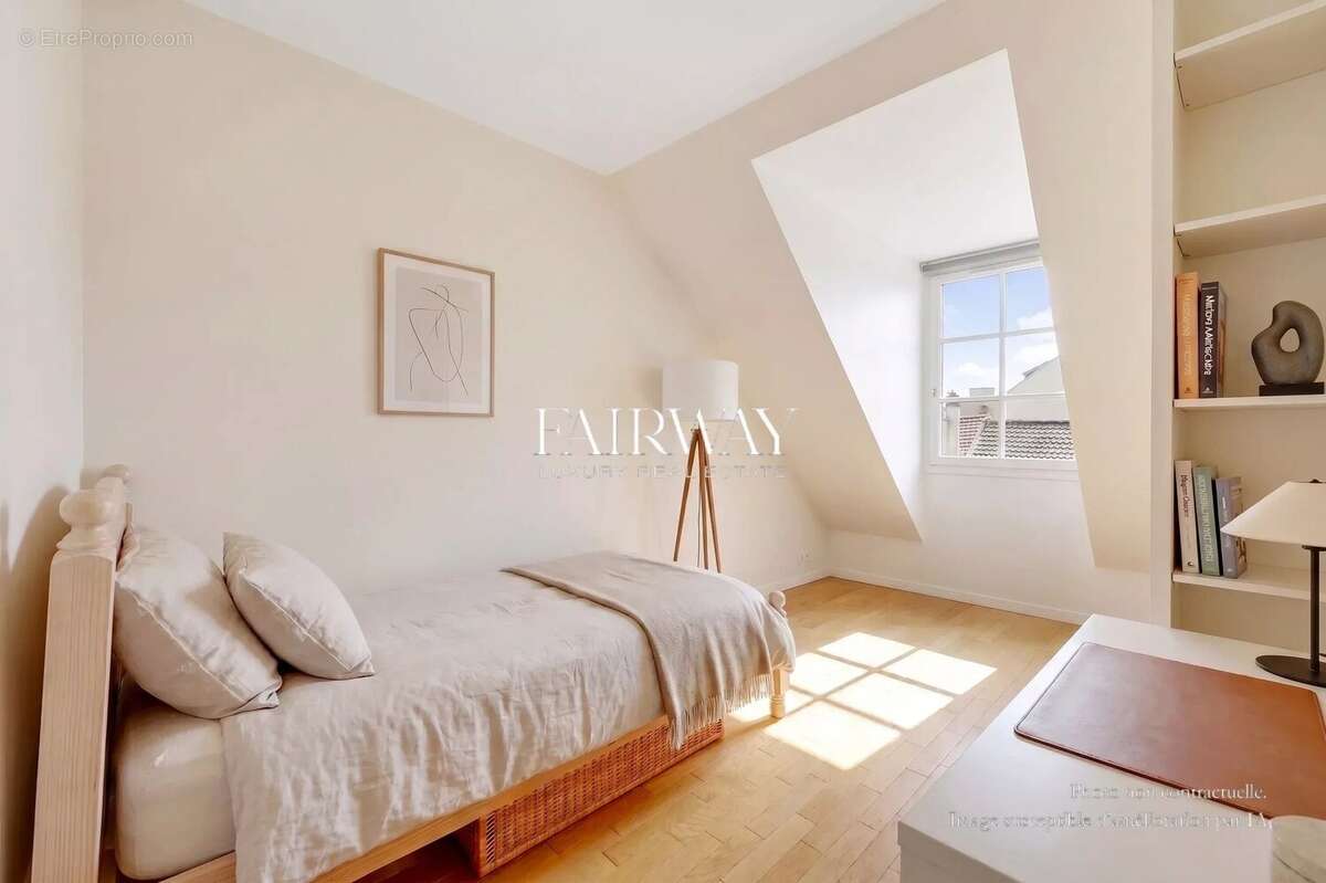 Duplex familial en dernier étage – 3 chambres - Centre-ville de Saint-Germain-en-Laye – 113 m² Carrez - photo 3
