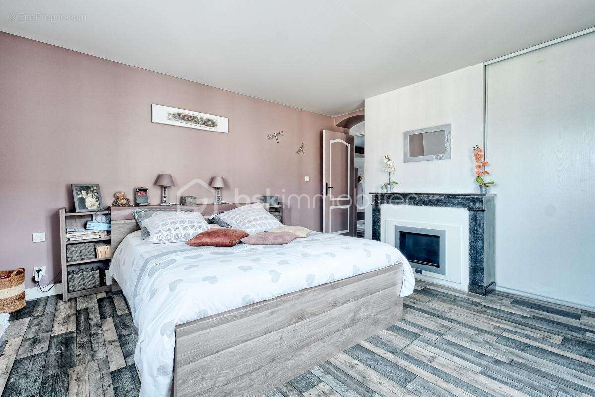 Maison à VILLEVAUDE