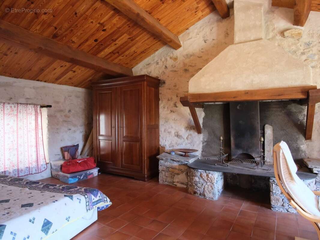 Maison à VIEUSSAN